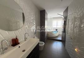 7-bedroom house in a quiet residential area close to the beach and the airport. 7-bedroom house in a quiet residential area close to the beach and the airport.