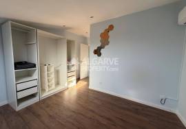 7-bedroom house in a quiet residential area close to the beach and the airport. 7-bedroom house in a quiet residential area close to the beach and the airport.