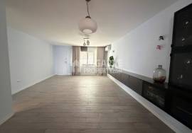 7-bedroom house in a quiet residential area close to the beach and the airport. 7-bedroom house in a quiet residential area close to the beach and the airport.