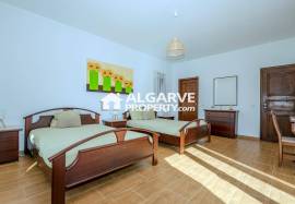 Spacious 5-Bedroom Villa on the Golf with Sea Views in Vilamoura Spacious 5-Bedroom Villa on the Golf with Sea Views in Vilamoura