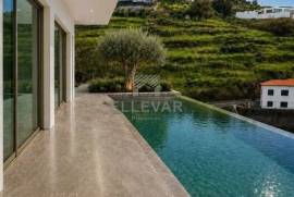 3 BEDROOM VILLA WITH POOL WITH SEA VIEW IN CALHETA