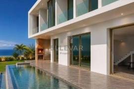 3 BEDROOM VILLA WITH POOL WITH SEA VIEW IN CALHETA