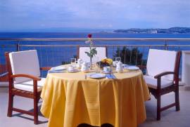 We are selling a luxury apartment in a golf resort