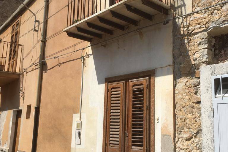 sh 652 town house, Caccamo, Sicily