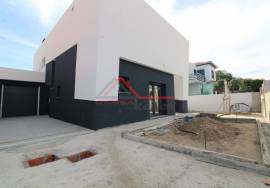 Oleiros - Excellent V4 in the final stages of finishing!