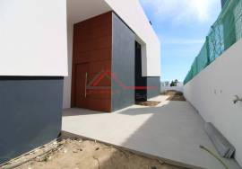 Oleiros - Excellent V4 in the final stages of finishing!