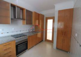 3 bedroom townhouse with garage - Vale Flor, Almada