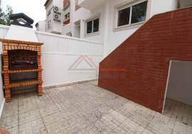 3 bedroom townhouse with garage - Vale Flor, Almada