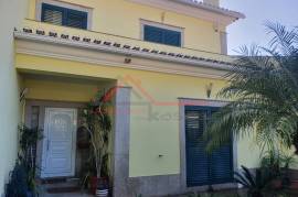 Semi-Detached 3 + 1 Bedroom Villa with Pool - Oleiros, Azeitão