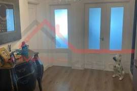 Refurbished 2 bedroom apartment with parking and storage room - Nova Azeda, Setúbal