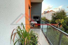 3 bedroom townhouse with garage and backyard - Vale Milhaços, Corroios