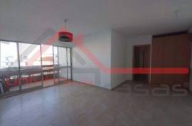 T3 refurbished in a building with elevator in the central area. Montijo