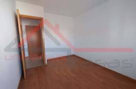 T3 refurbished in a building with elevator in the central area. Montijo