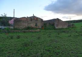 Land with 19,760 m² and ruin, in Cotifo
