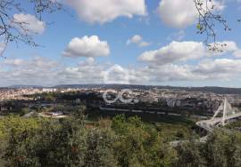 Plot of land for detached house with views over the city of Coimbra!