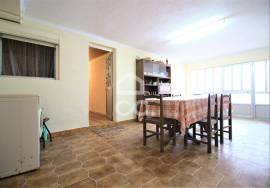 Single storey villa with 3 bedrooms located in a village next to the river beach of Fragas de São Simão.