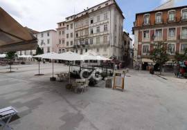 Building to recover next to Praça do Comércio! Building to recover next to Praça do Comércio!