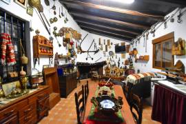 Unic Andalusian style country property in Albatera