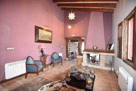 Impressive finca with views.