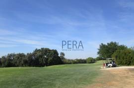 Plot directly on a golf course, for construction of a villa with pool and gardens