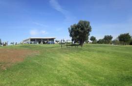 Plot directly on a golf course, for construction of a villa with pool and gardens