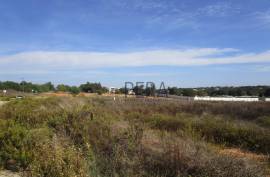 Plot directly on a golf course, for construction of a villa with pool and gardens