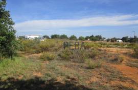 Plot directly on a golf course, for construction of a villa with pool and gardens