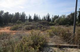 Plot of 1.212 m2 for construction of a villa with pool and gardens, directly on a golf course.