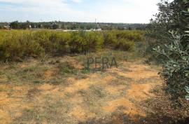 Plot of 1.212 m2 for construction of a villa with pool and gardens, directly on a golf course.