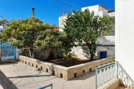 Zakros-Sitia: Village house with gardens, just 7km from the sea.
