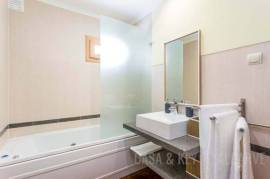 T2 Villa With Private Pool For Sale In Burgau