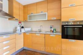 T2 Villa With Private Pool For Sale In Burgau