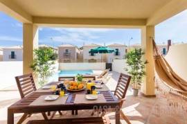 T2 Villa With Private Pool For Sale In Burgau