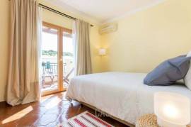 T2 Villa With Private Pool For Sale In Burgau