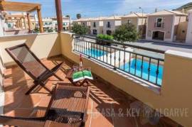 T2 Villa With Private Pool For Sale In Burgau