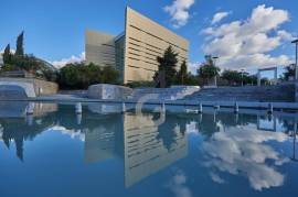 Premium office building in Parque dos Poetas, Oeiras