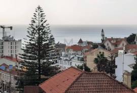 Brand new 3-beds duplex apartment, with terrace with sea view, in Monte Estoril