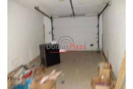 Opportunity store in main street in Vila Franca Xira