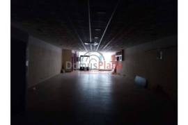 Opportunity store in main street in Vila Franca Xira