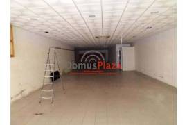 Opportunity store in main street in Vila Franca Xira