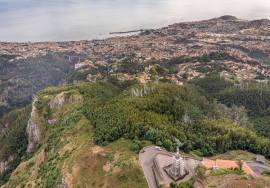 Land - Monte (Terreiro da Luta) Land - Monte (Terreiro da Luta)