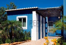 Resort hotel for sale in Praia da Luz, Lagos