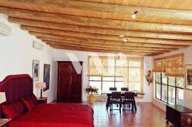 SAO BRAS DE ALPORTEL -  Fantastic farmhouse recently remodeled with traditional features