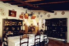 SAO BRAS DE ALPORTEL -  Fantastic farmhouse recently remodeled with traditional features