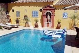 SAO BRAS DE ALPORTEL -  Fantastic farmhouse recently remodeled with traditional features