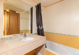 VILAMOURA - 3 bedroom Apartment located in a closed condominum with security
