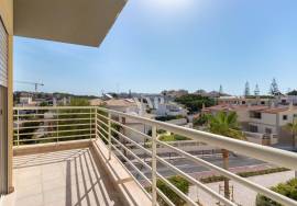 VILAMOURA - 3 bedroom Apartment located in a closed condominum with security