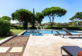5+2 bedroom villa for sale in Vilamoura, with heated pool