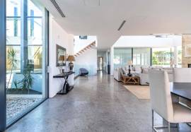 5+2 bedroom villa for sale in Vilamoura, with heated pool