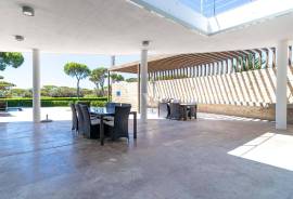 5+2 bedroom villa for sale in Vilamoura, with heated pool